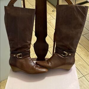 Bandolino Brown Wedge Shoes with Decorative Buckle and Comfortable Sole